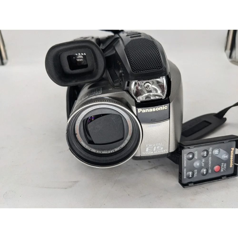 Panasonic Palmcorder VHS-C PV-L758D Camcorder Camera Untested For Parts. A15